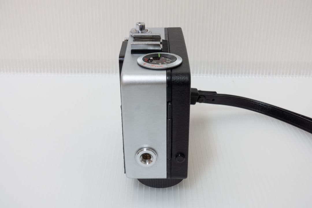 ④【美品・整備済品】RICOH AUTO HALF SE2 「ライカ風貼り革」