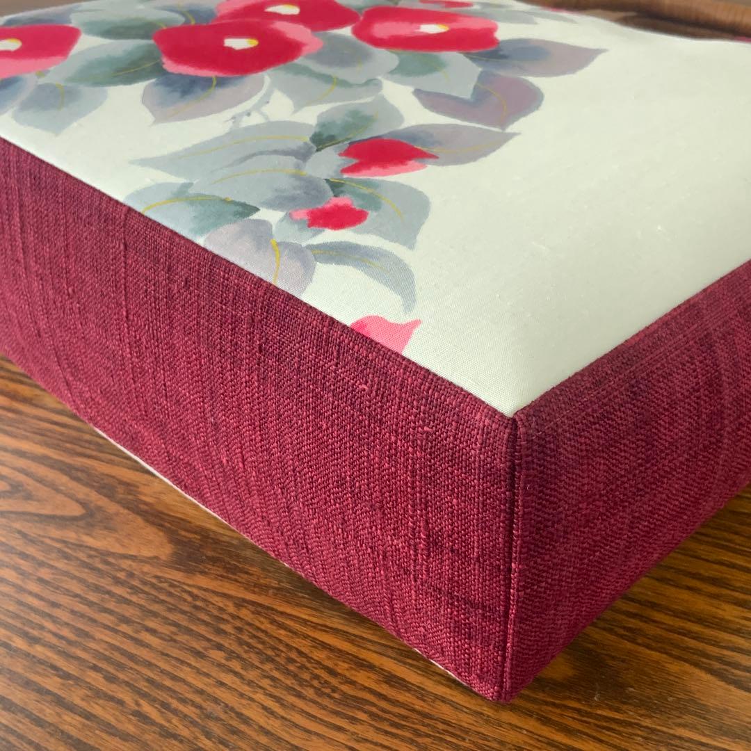 紬帯　赤い椿のお花　リメイク　山葡萄ハンドルバッグ