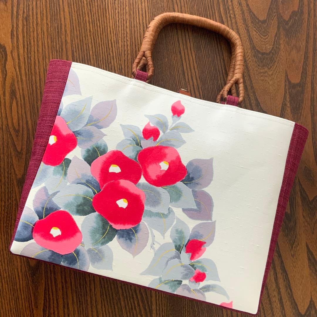 紬帯　赤い椿のお花　リメイク　山葡萄ハンドルバッグ