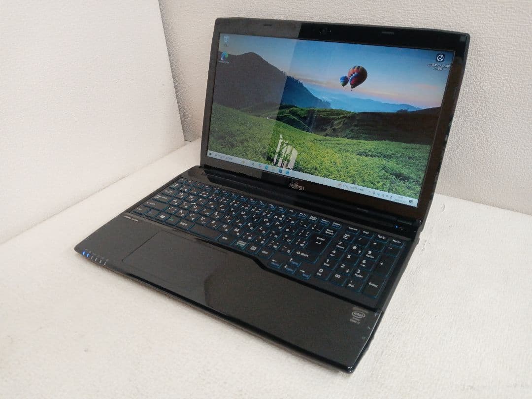 Λ LIFebook FMVA53MBKS テカリ ストレージ無 8GB