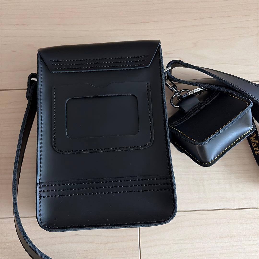 Dr. Martens ブラック ショルダーバッグ