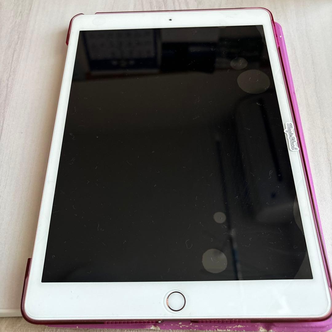 バ*シ様 第7世代 iPad Wi-Fi 32GB 10.2インチ