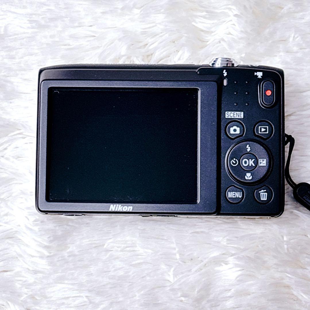 【極美品】Nikon COOLPIX A100 シルバー デジタルカメラ