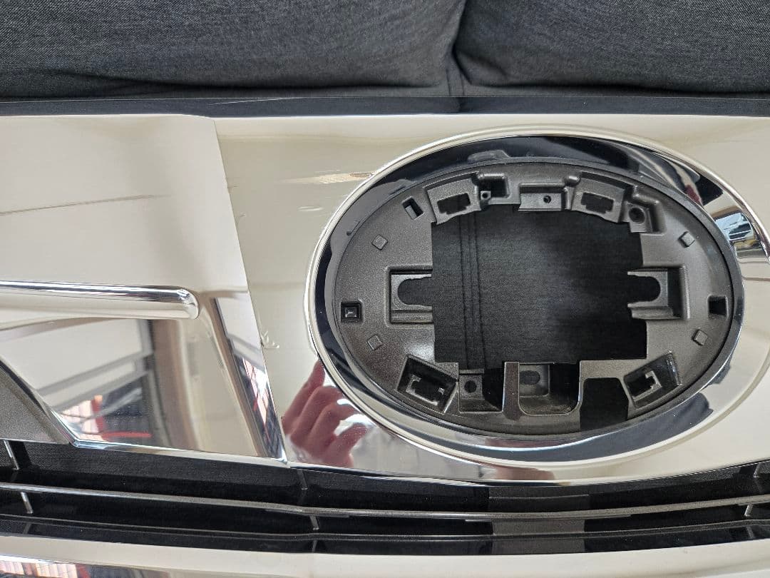 40アルファード　モデリスタ　フロントグリル中古