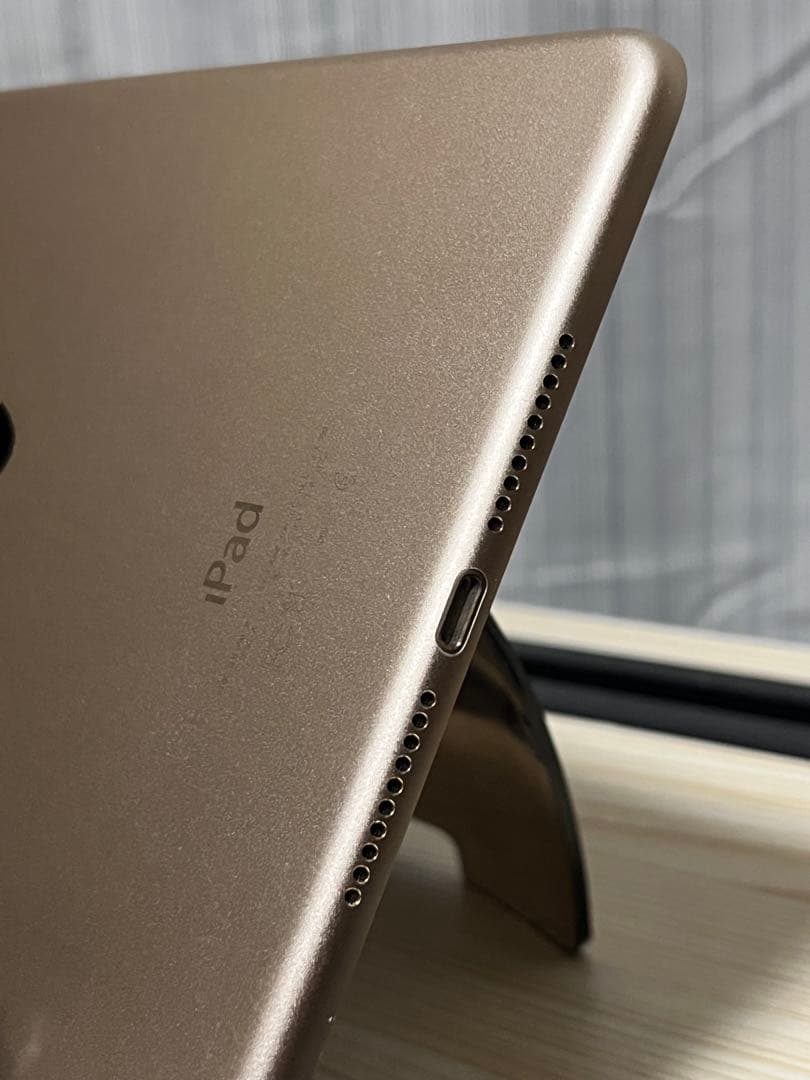 iPad mini第4世代(SIMフリー)未使用近い バッテリー状態とても良好！