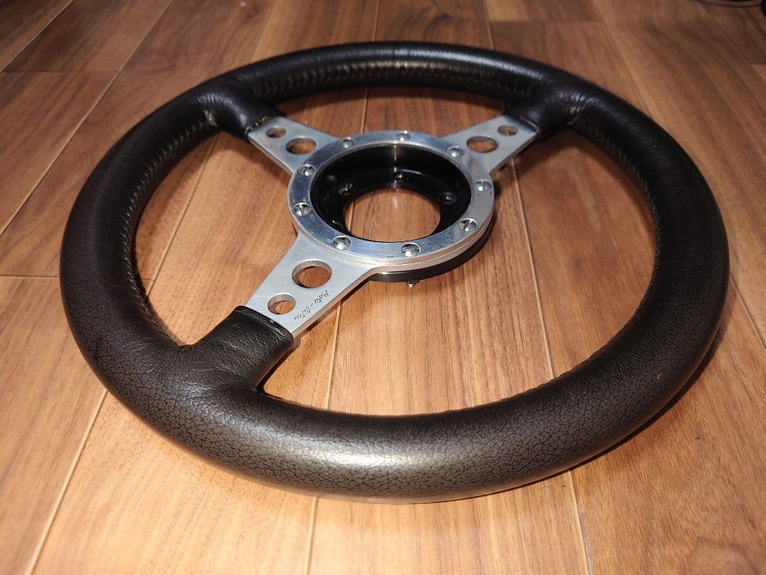 モトリタステアリングハンドル