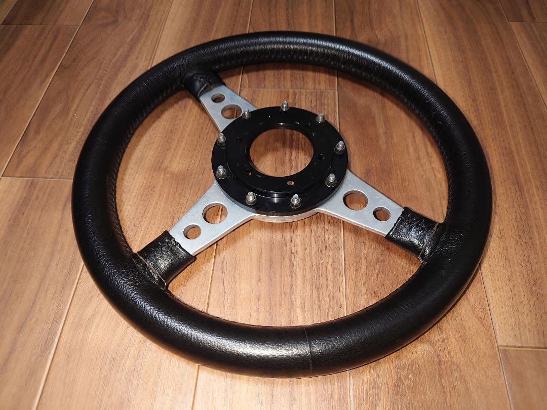 モトリタステアリングハンドル