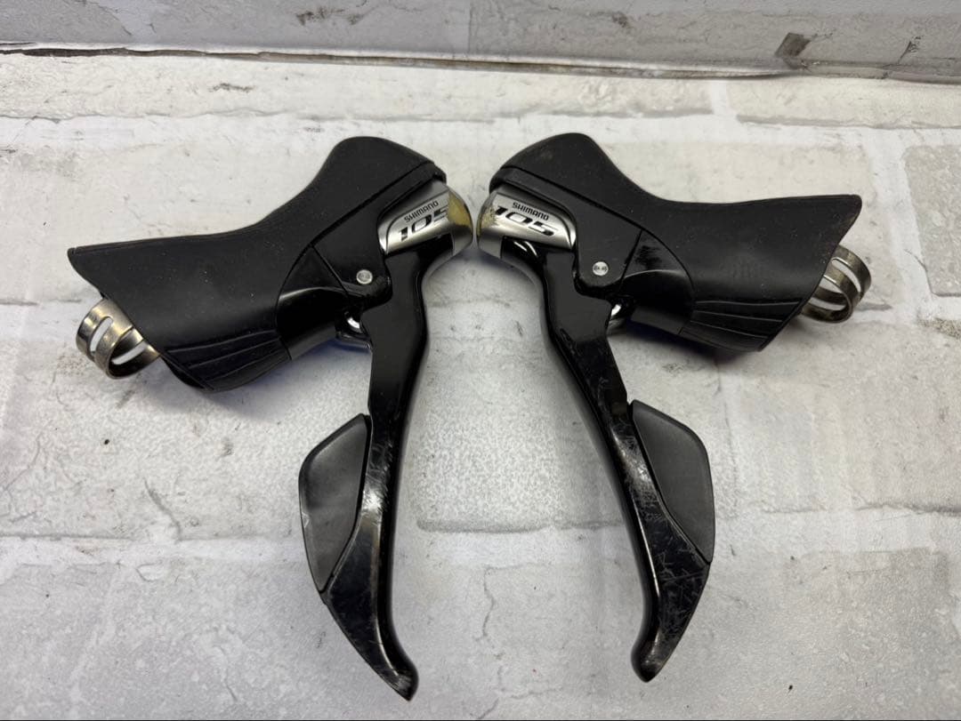 シマノ105 5800 stiレバー　新品ブラケットカバー