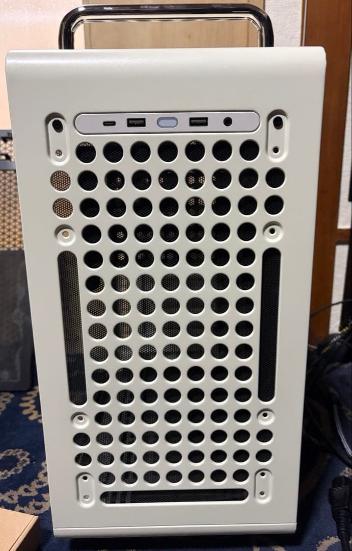 Cooler Master Qube 540 ムーンストーン