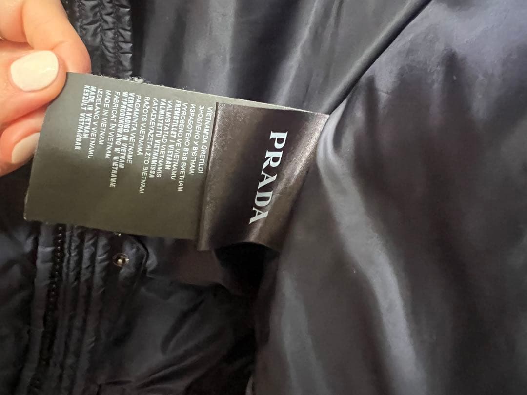 PRADA フード付きダウンジャケット ネイビー