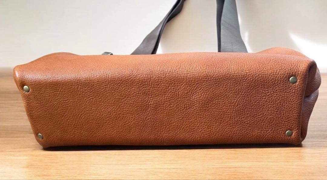 姫路レザー ボディバッグにもなる横長ショルダーバッグ