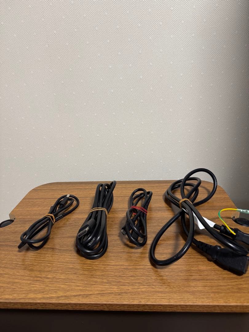 Dell 4K USB-C ハブモニター U3223QE