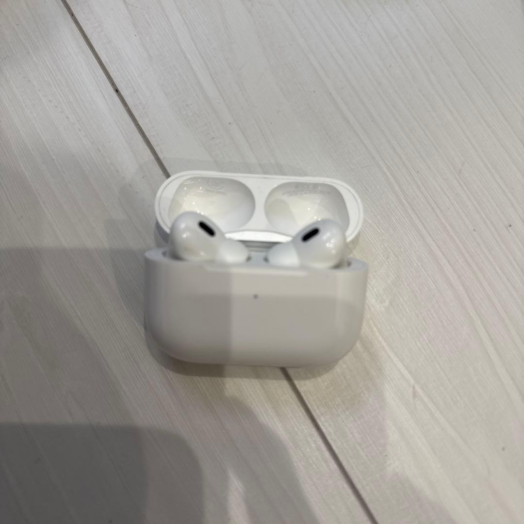 AirPods Pro(第二世代) 本体 充電ケース付き lightning