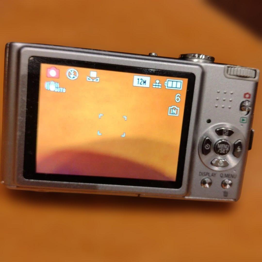 Panasonic　DMC-FX40 デジタルカメラ　シルバー　LUMIX