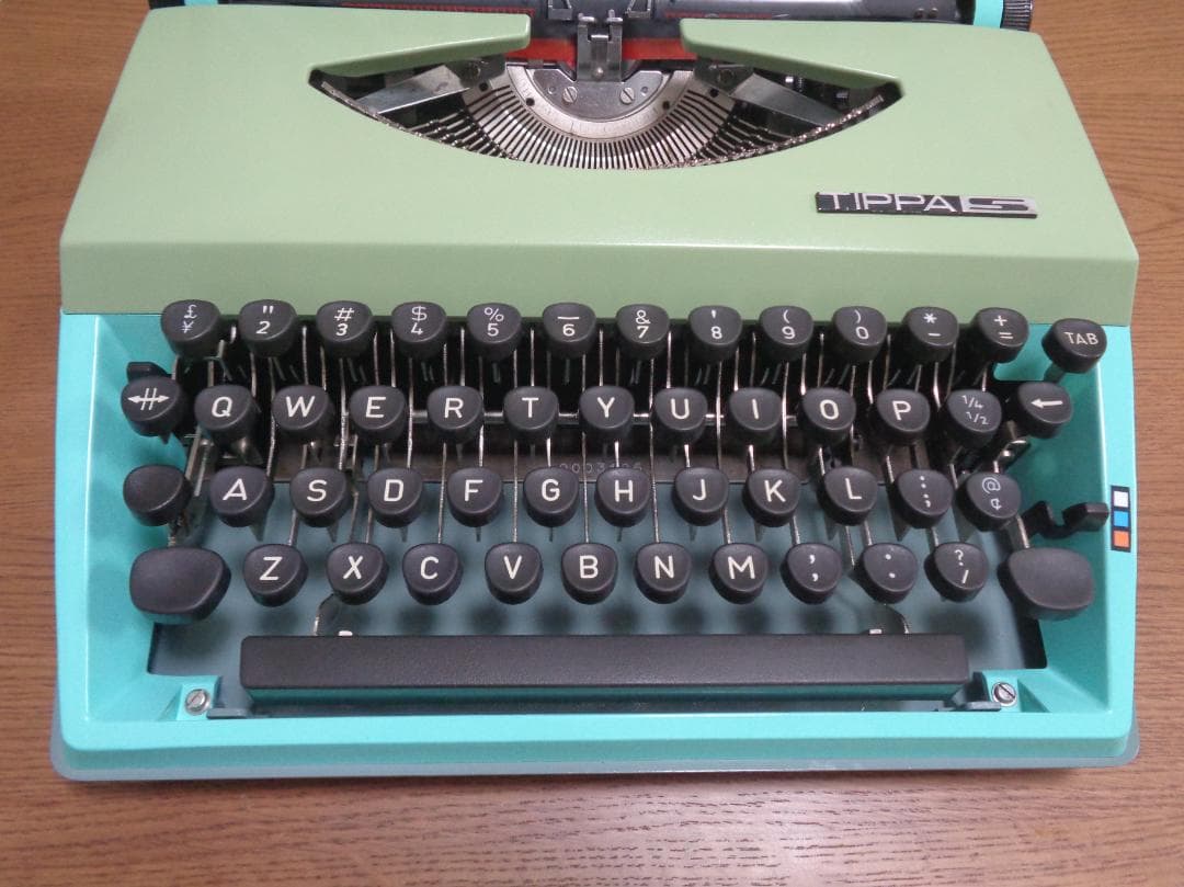 完動品　TRIUMPH TIPPAS　トライアンフタイプライター　パステルカラー