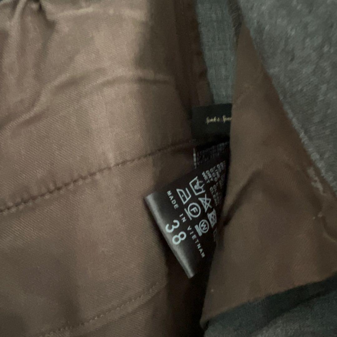 グレー ストレートシルエット カジュアルパンツ