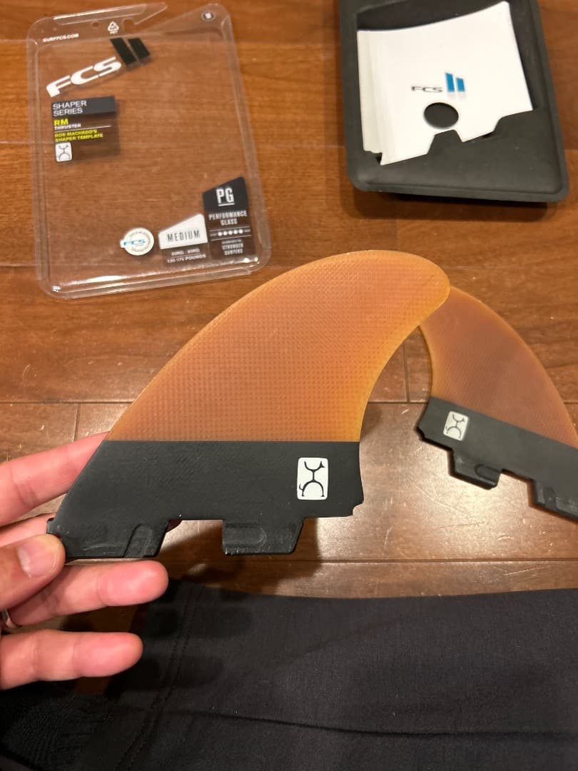 FCS II PG フィン ROB MACHADO THRUSTER ケース付き