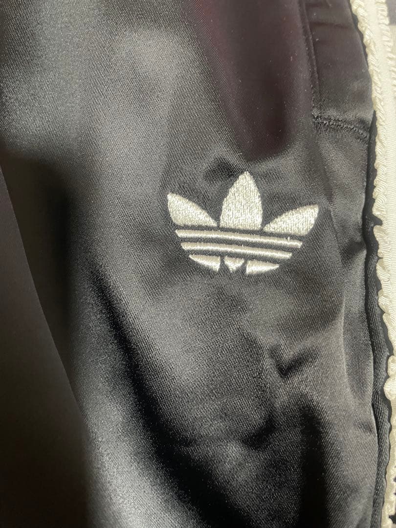 ADIDAS ORIGINALS サテン ワイドレッグパンツ
