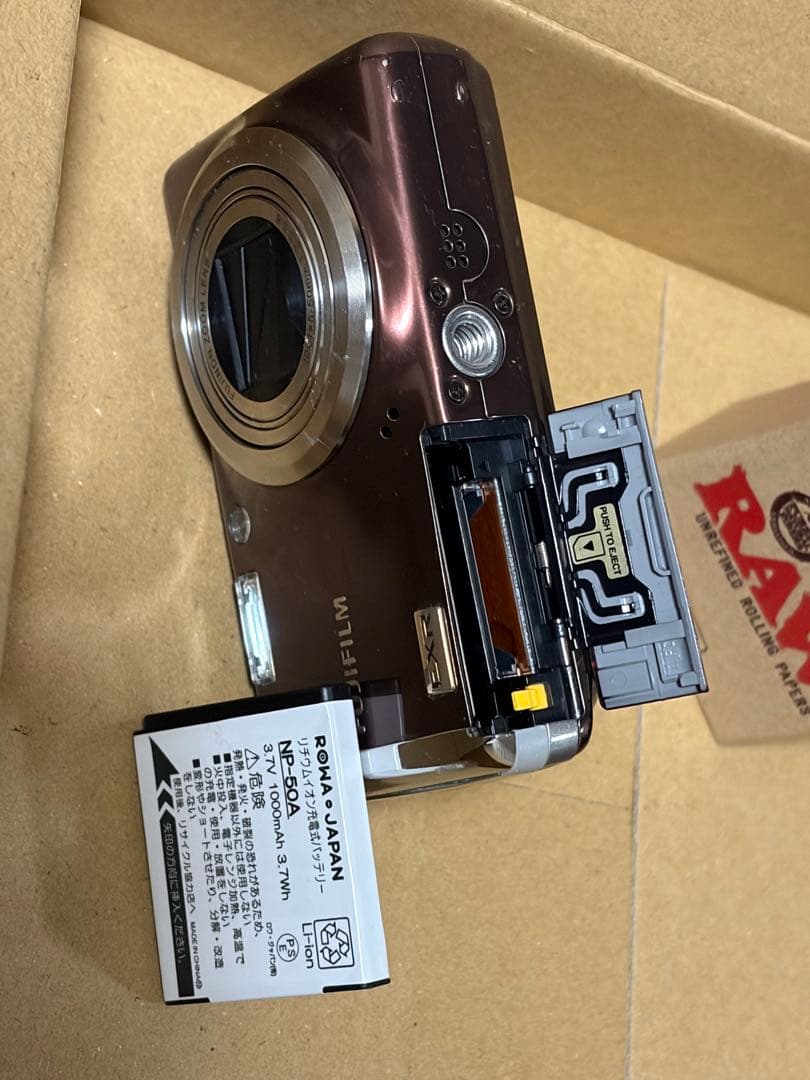 富士フィルム　Fine pix F70exr