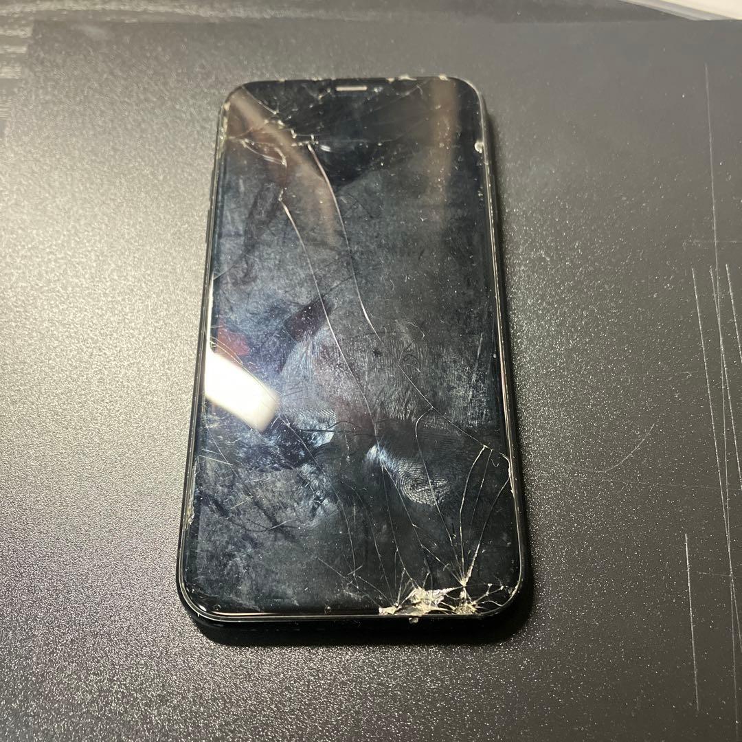 iPhone XR 本体 画面割れあり【ジャンク】