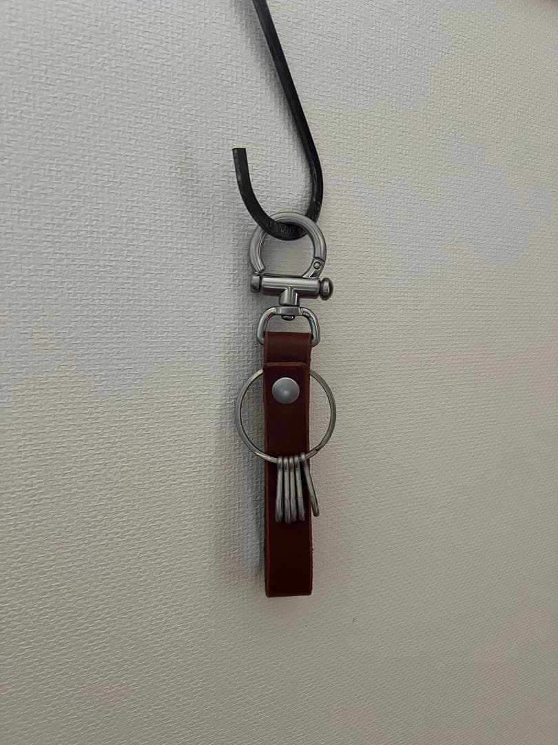 Hender Schemeレザーキーホルダー