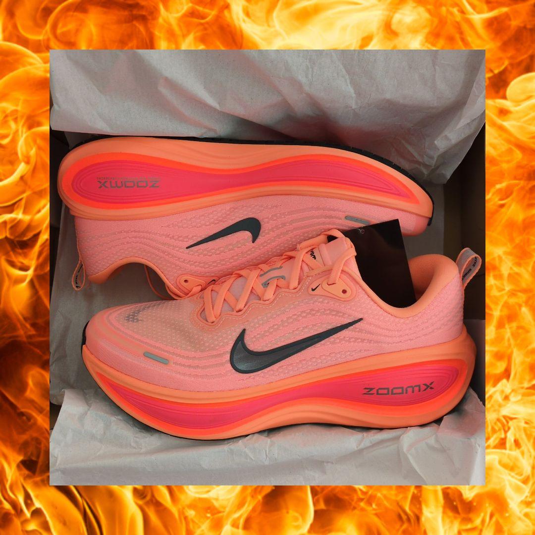 【新品未使用超人気モデル初期カラー】ナイキ ボメロプラス