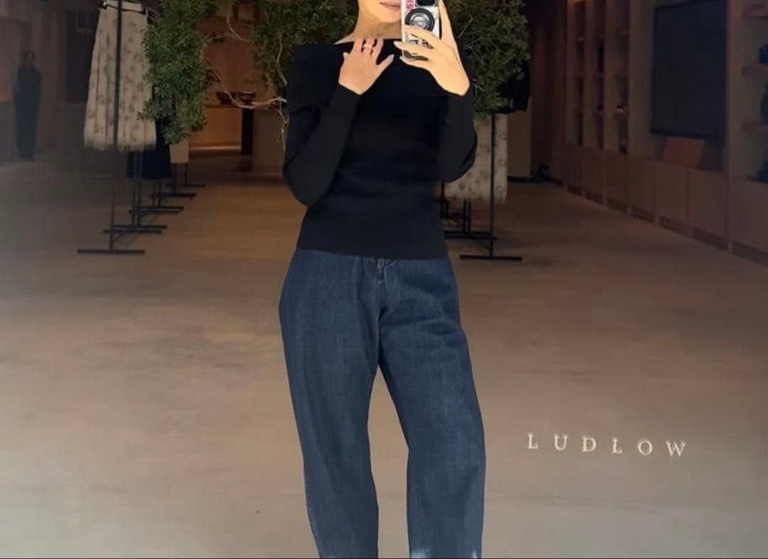 ラドロー　オフショルダー ニットトップス ブラック