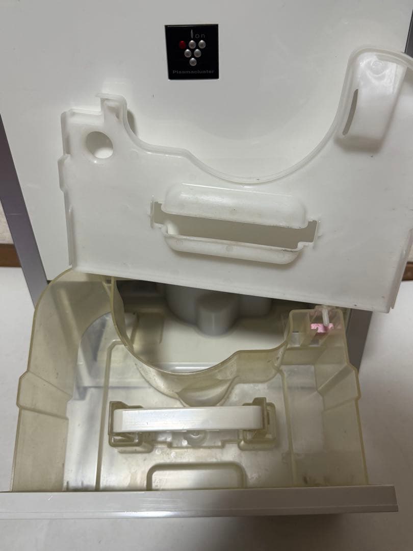 シャープ cv-c140 除湿機 2013年制