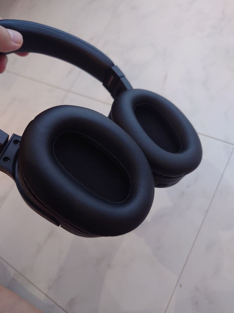 final UX3000 ブラック ワイヤレスヘッドホン