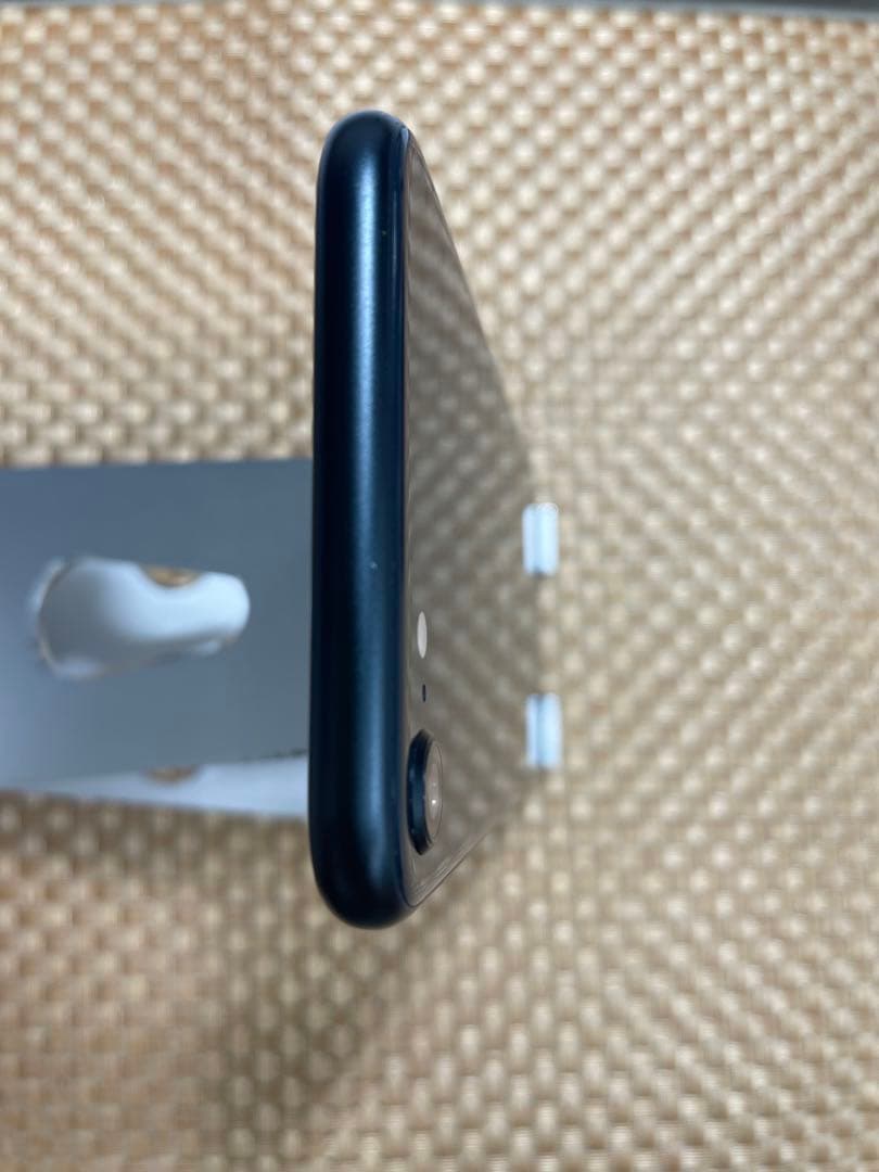 iPhone SE 第3世代 64 GB ミッドナイトSIMフリー【1680】