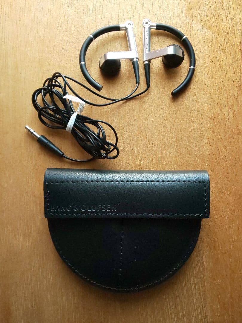 Bang&Olufsen Earphones A8有線イヤホン 収納ケース付き
