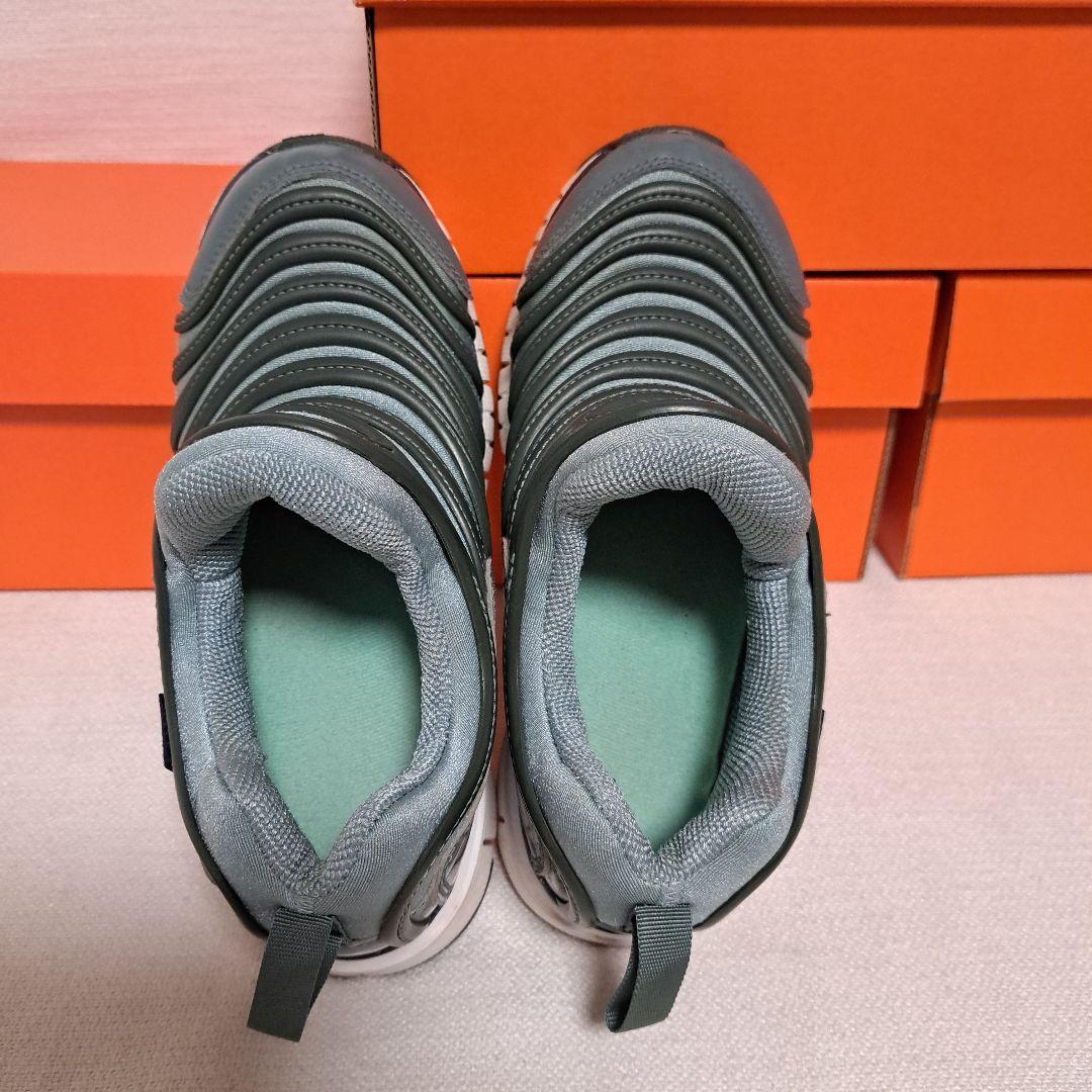 美品NIKE　ナイキダイナモフリー　２１cm　２２cm