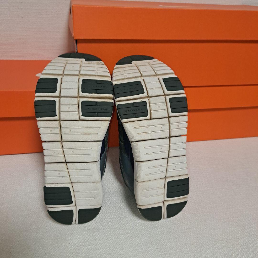 美品NIKE　ナイキダイナモフリー　２１cm　２２cm