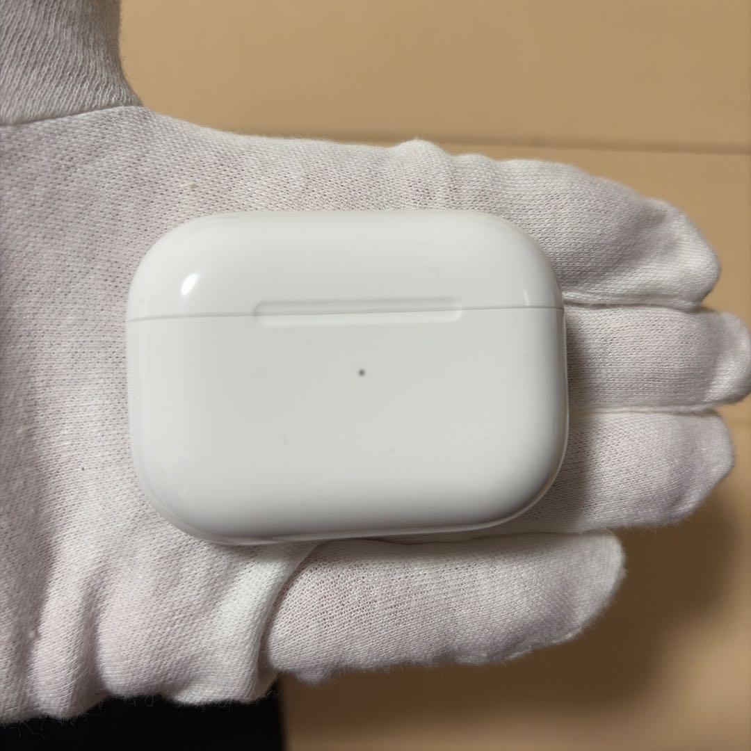 AirPods Pro (第2世代) 本体、充電ケース
