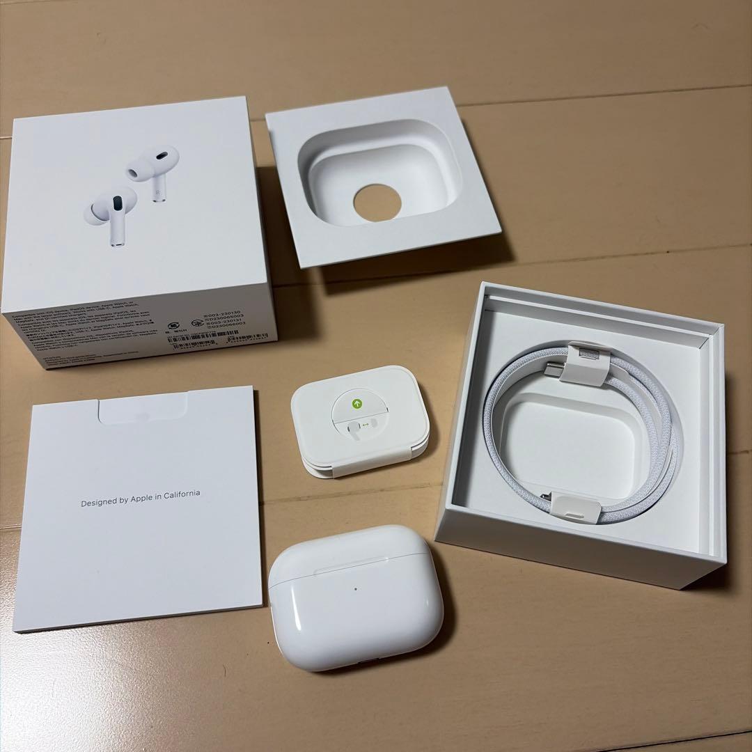 AirPods Pro (第2世代) 本体、充電ケース