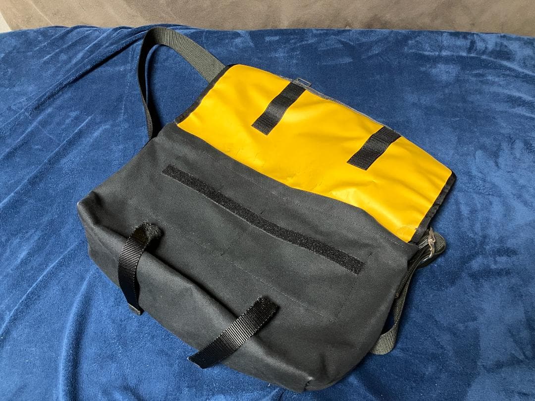 DE MARTINI メッセンジャーバック