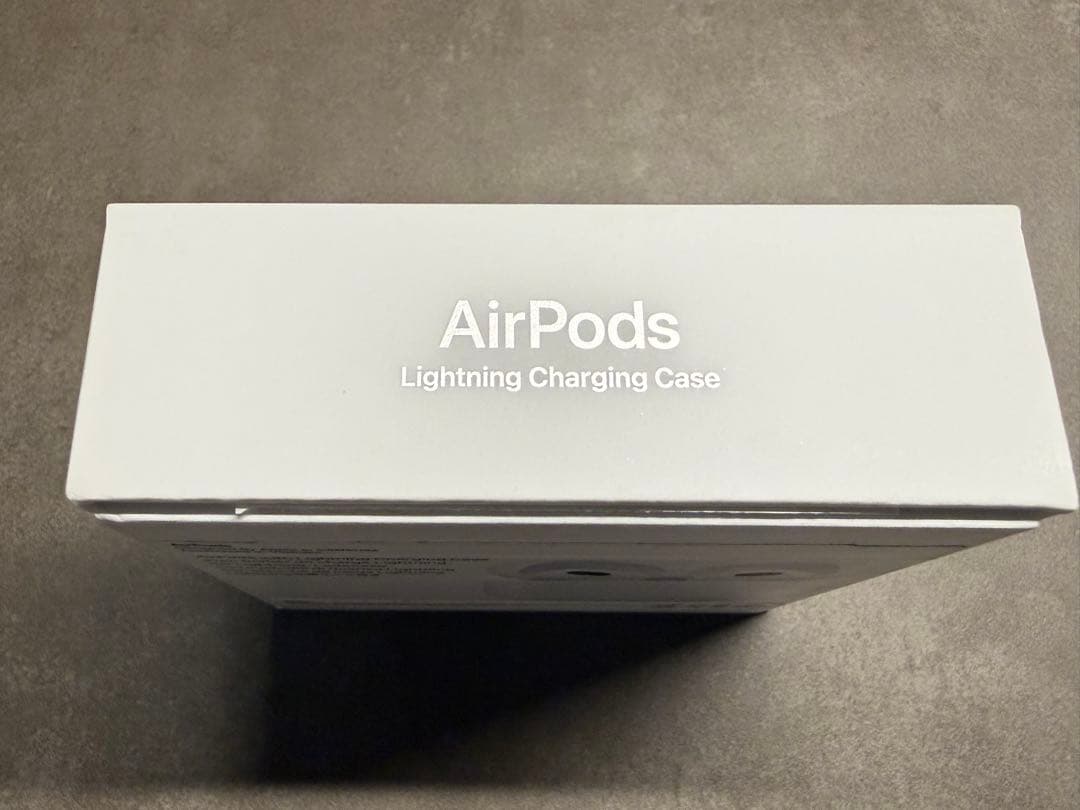 Airpods第3世代Lightning 充電ケース付き　アップル