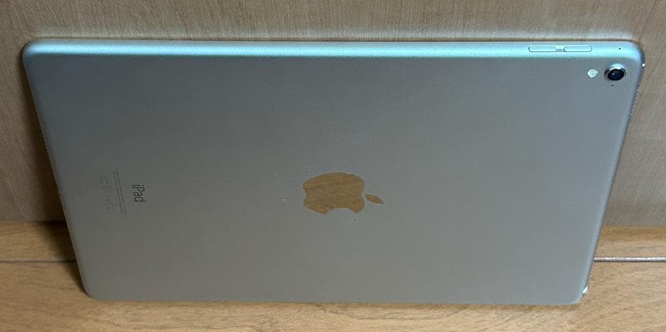 ジャンク品　アップル　iPad Pro 9.7インチ　Wi-Fiモデル　32GB