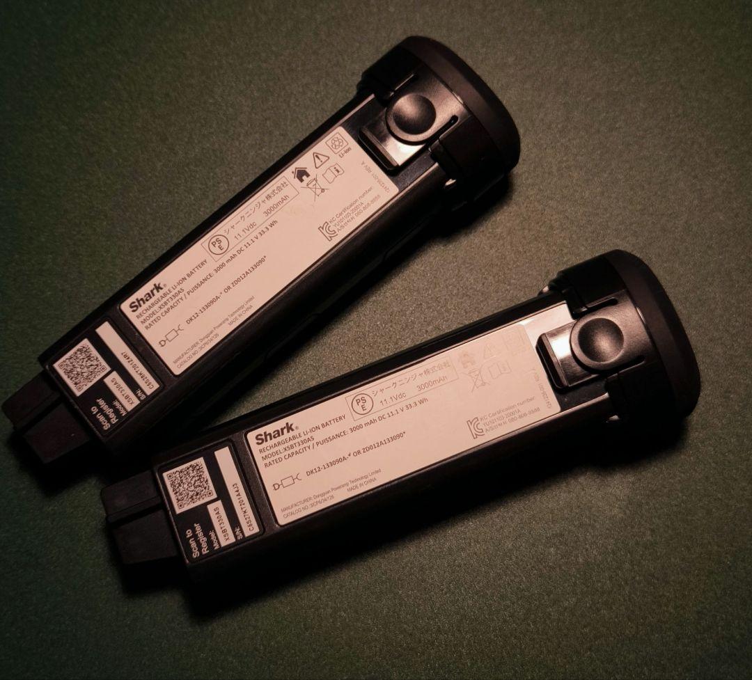 Shark スティッククリーナー本体とアタッチメントセット