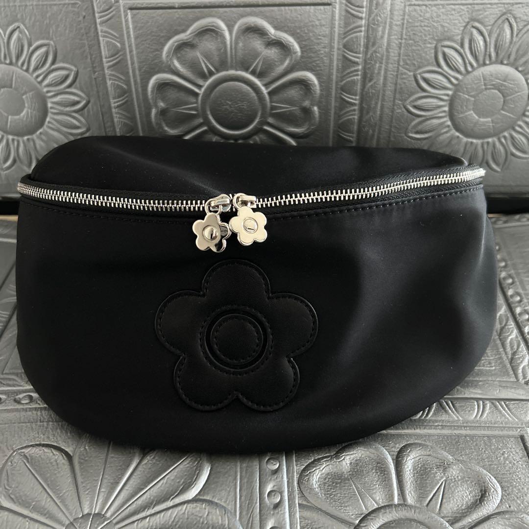 マリークワント ボディバッグ ウエストバッグ デイジー ブラック