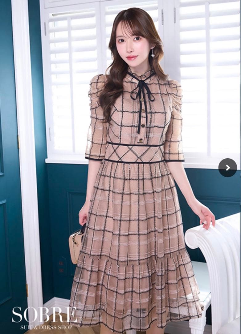 sobre ソブレ スパンコールチュールミディワンピース