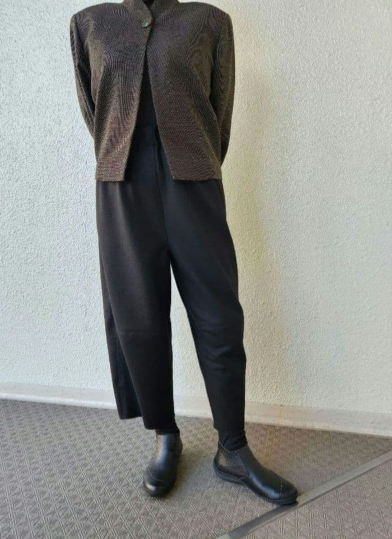 ラムネバルーンパンツ　圧縮ウール黒