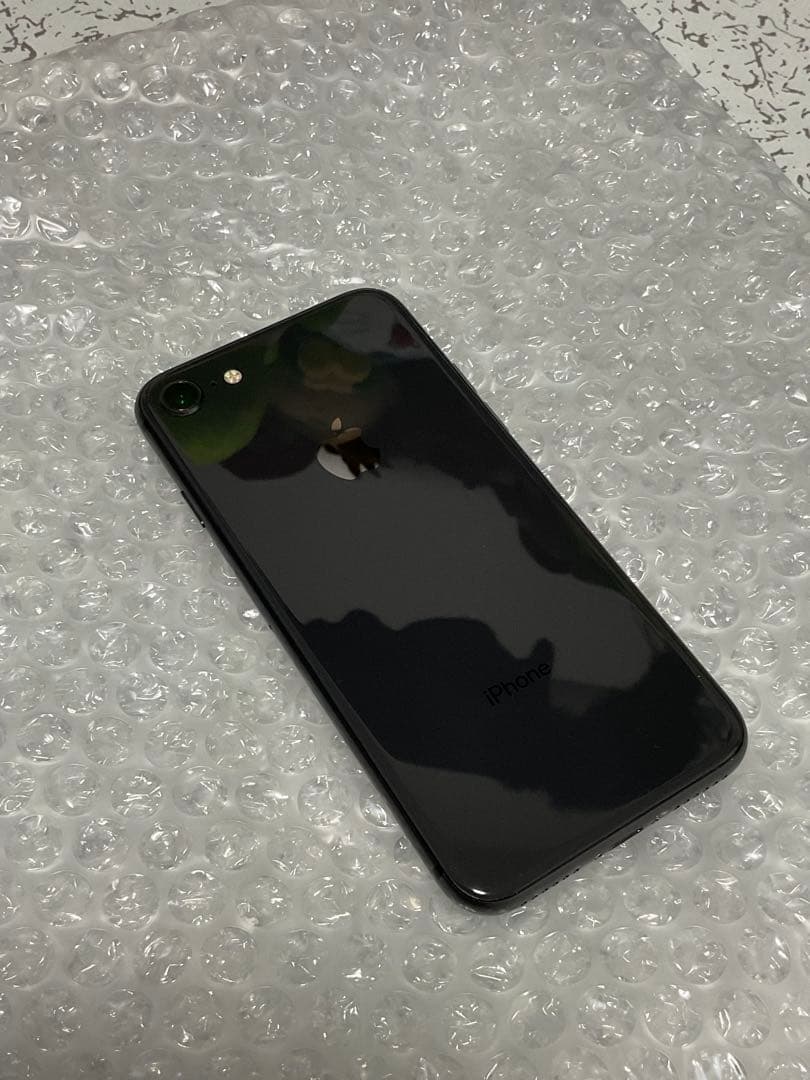 iPhone8 64GBブラック 本体