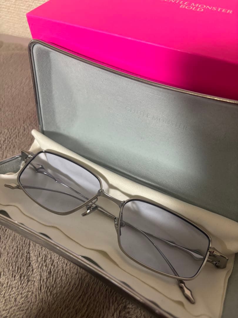 (付属品有り)GENTLE MONSTER BOLD atmic 02(B)