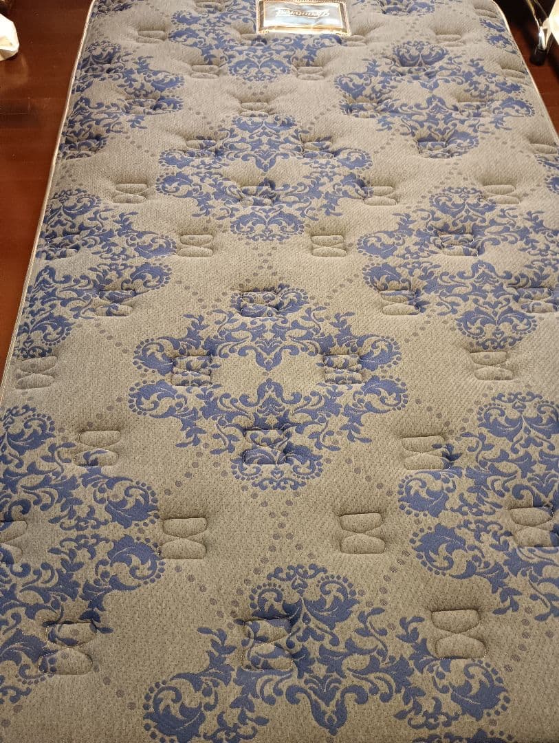 シモンズ、セミダブルマットレス