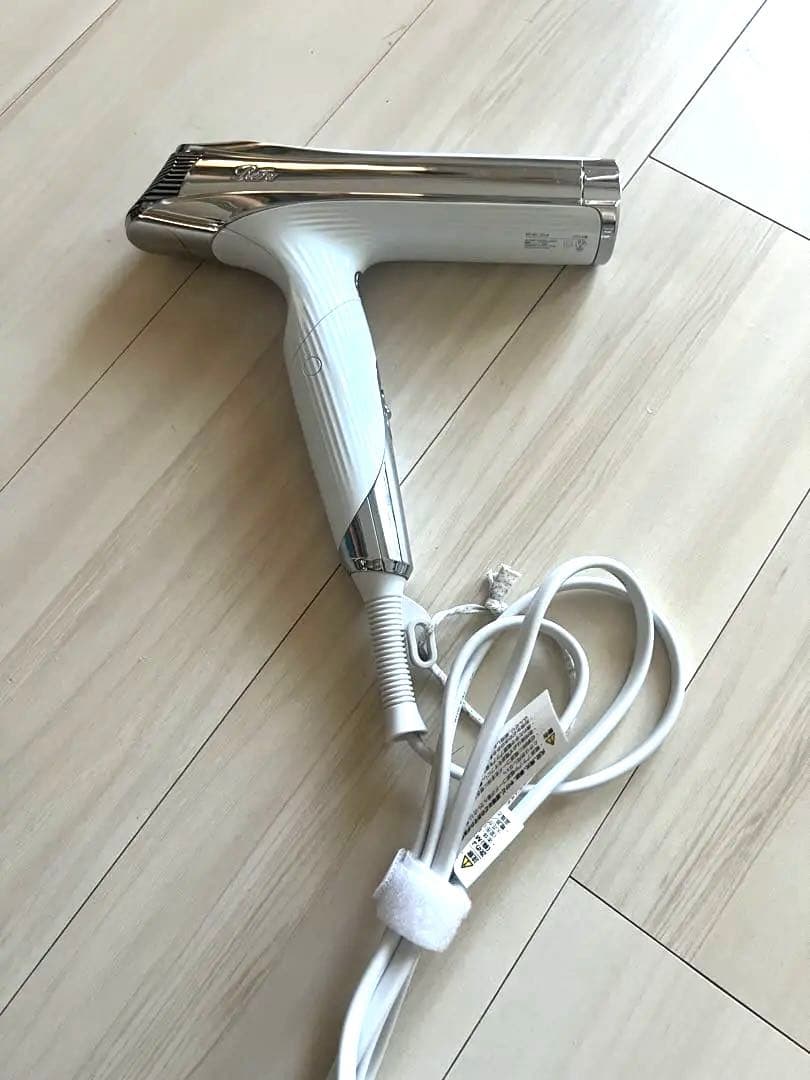 S*Y様 【使用半年未満　美品】リファ　ドライヤー　RE-BC-02A