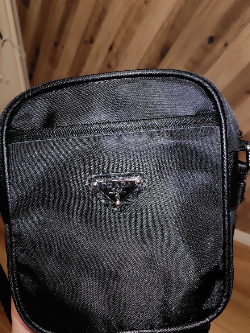 PRADAショルダーバック