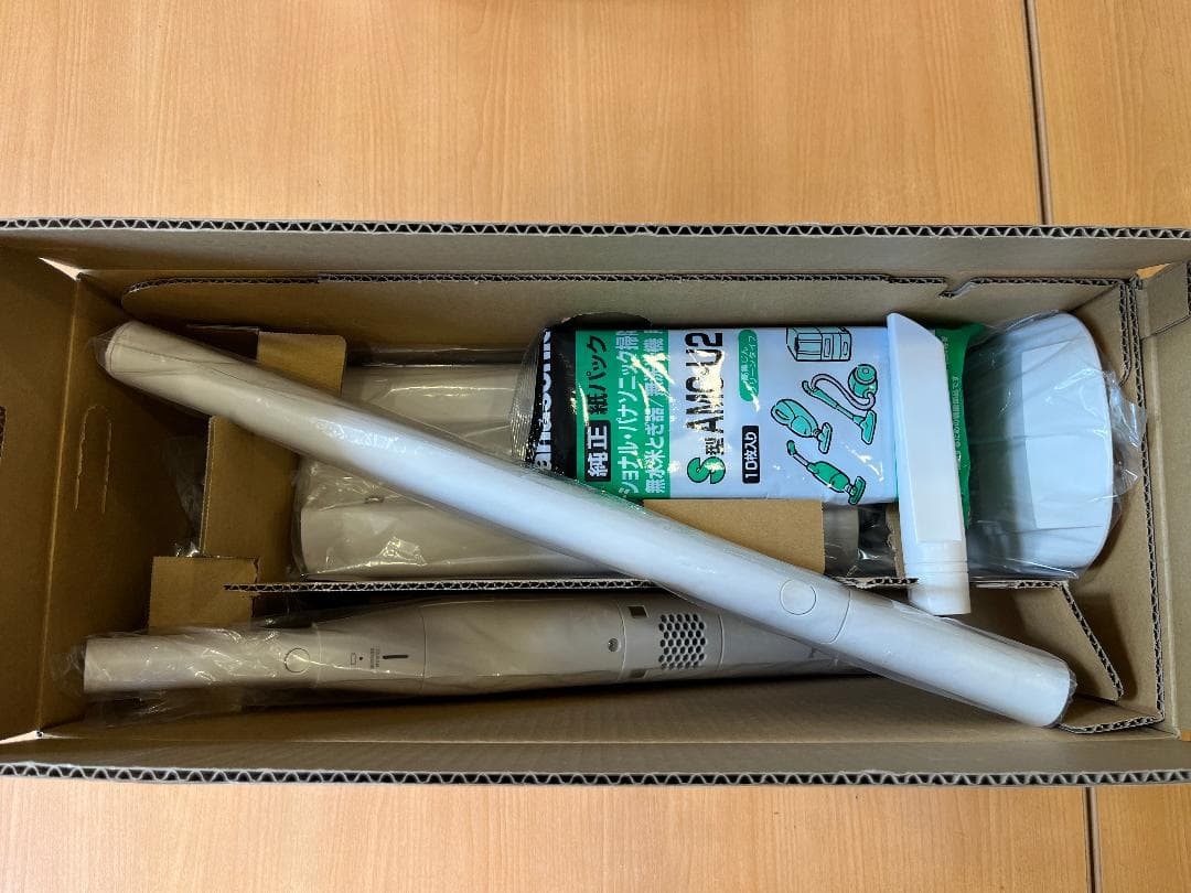 Panasonic MC-NS10K コードレス掃除機 2022年製 箱説完品