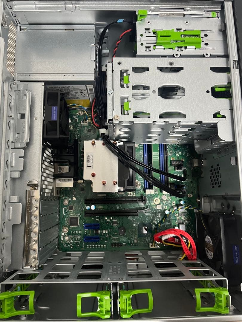 サーバー Fujitsu PRIMERGY TX1310 M3