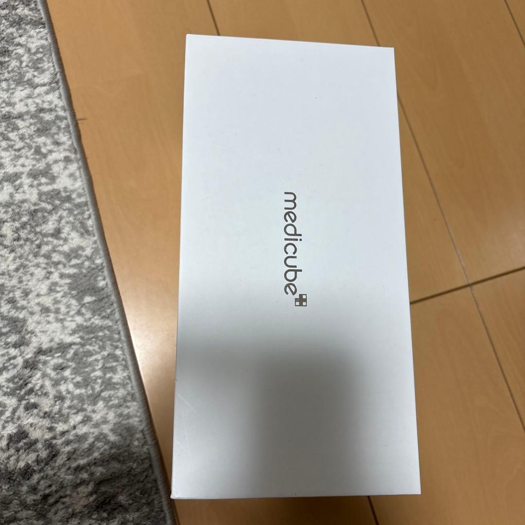 AGE-R BODY 美容器 medicube